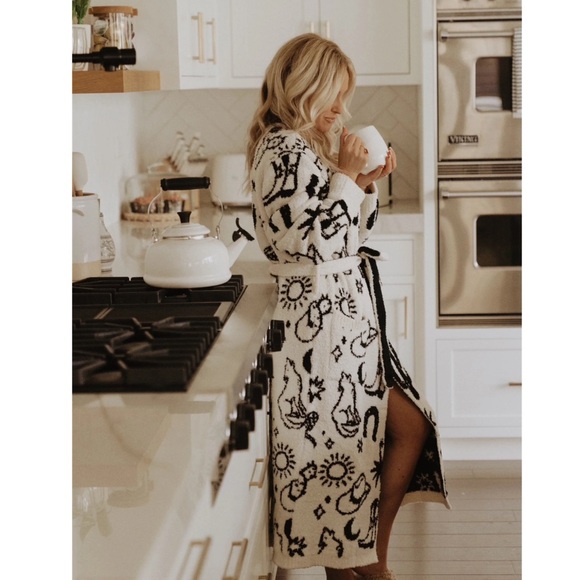 Western Fuzzy knit Cardigan/ Robe - Picture 3 of 3